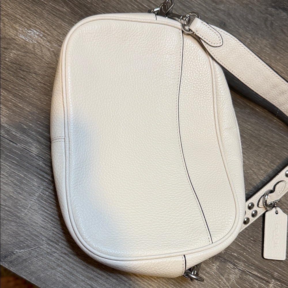 Coach White Pebbled Leather Crossbody Camera Bag with Studded Strap - Picture 3 of 6